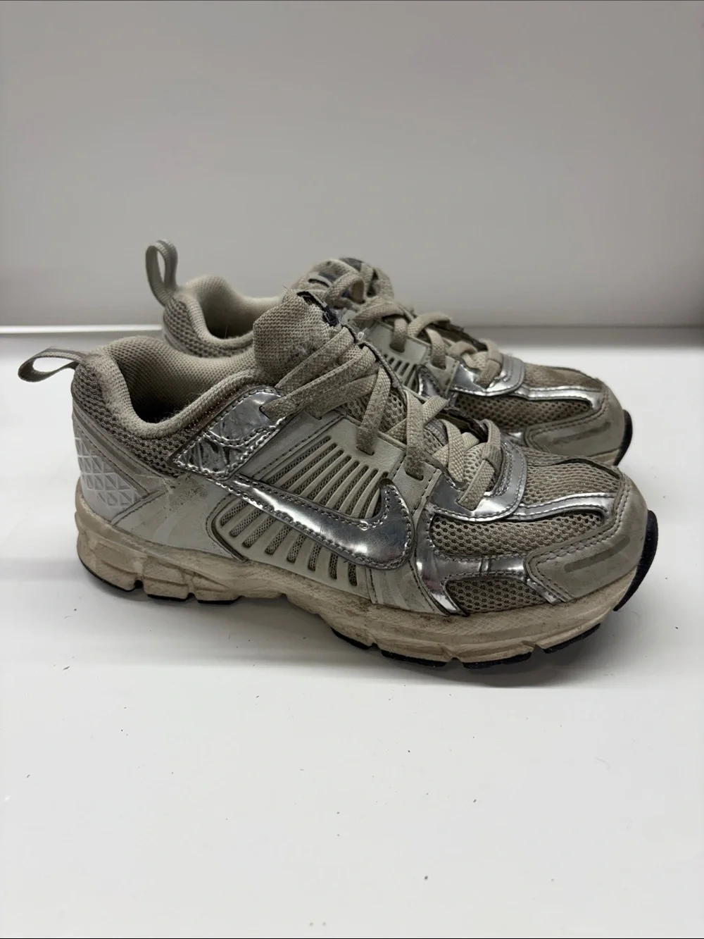 Used Nike Kids Sneakers Size 1